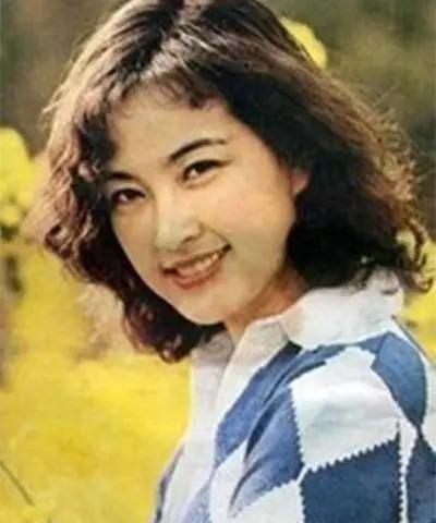 八九十年代是电影事业的黄金鼎盛时期，涌现出很多天然去雕饰的美女演员，刘晓庆：