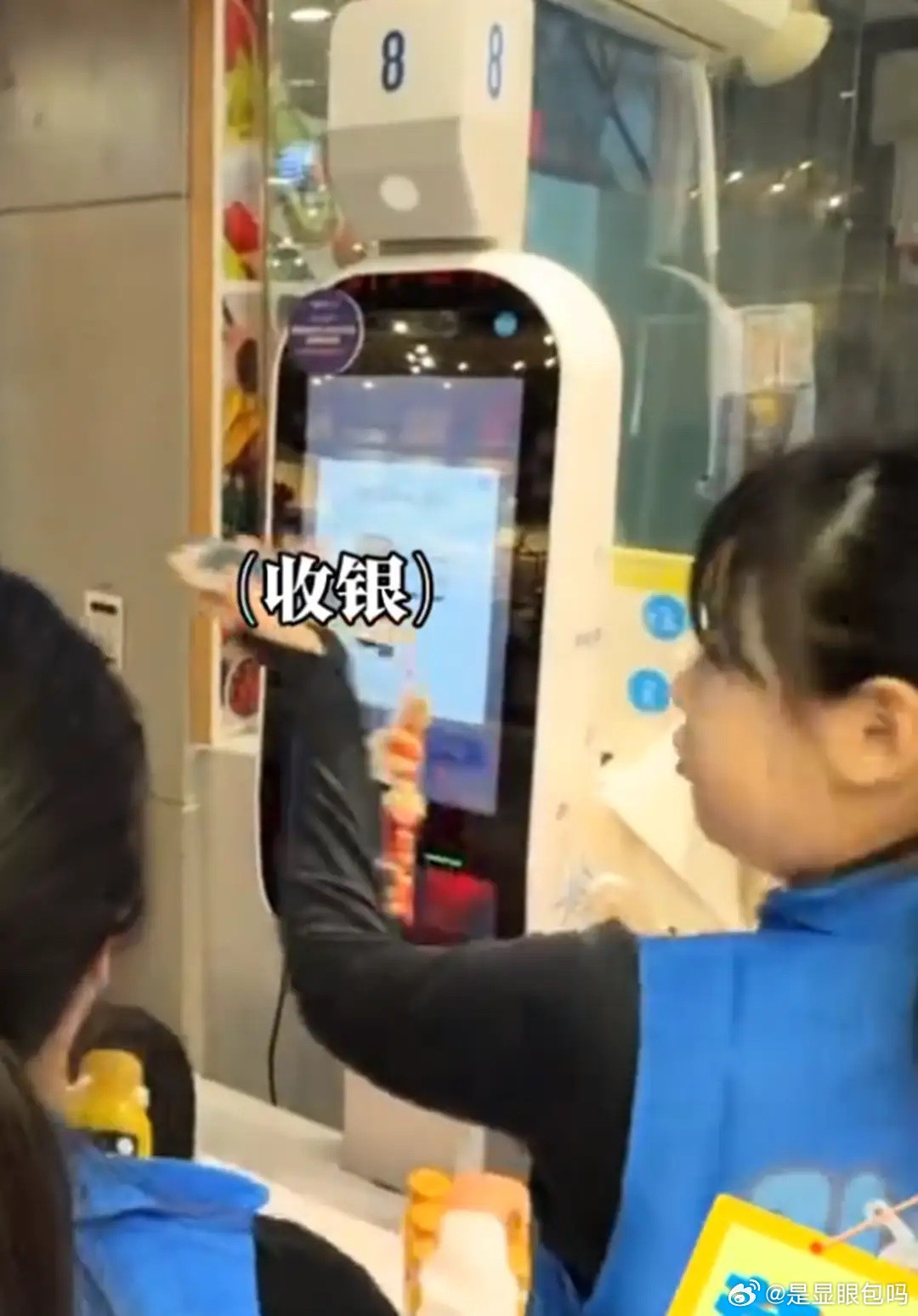 关凌10岁女儿超市打工，工作6小时挣50块钱，仍觉得上班比上学好！