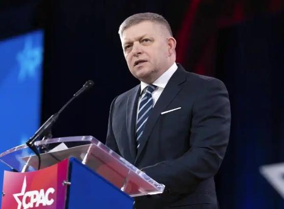 近期欧洲政坛上演了一出“堵机大战”，斯洛伐克总理菲佐想去莫斯科，结果被波罗的海三