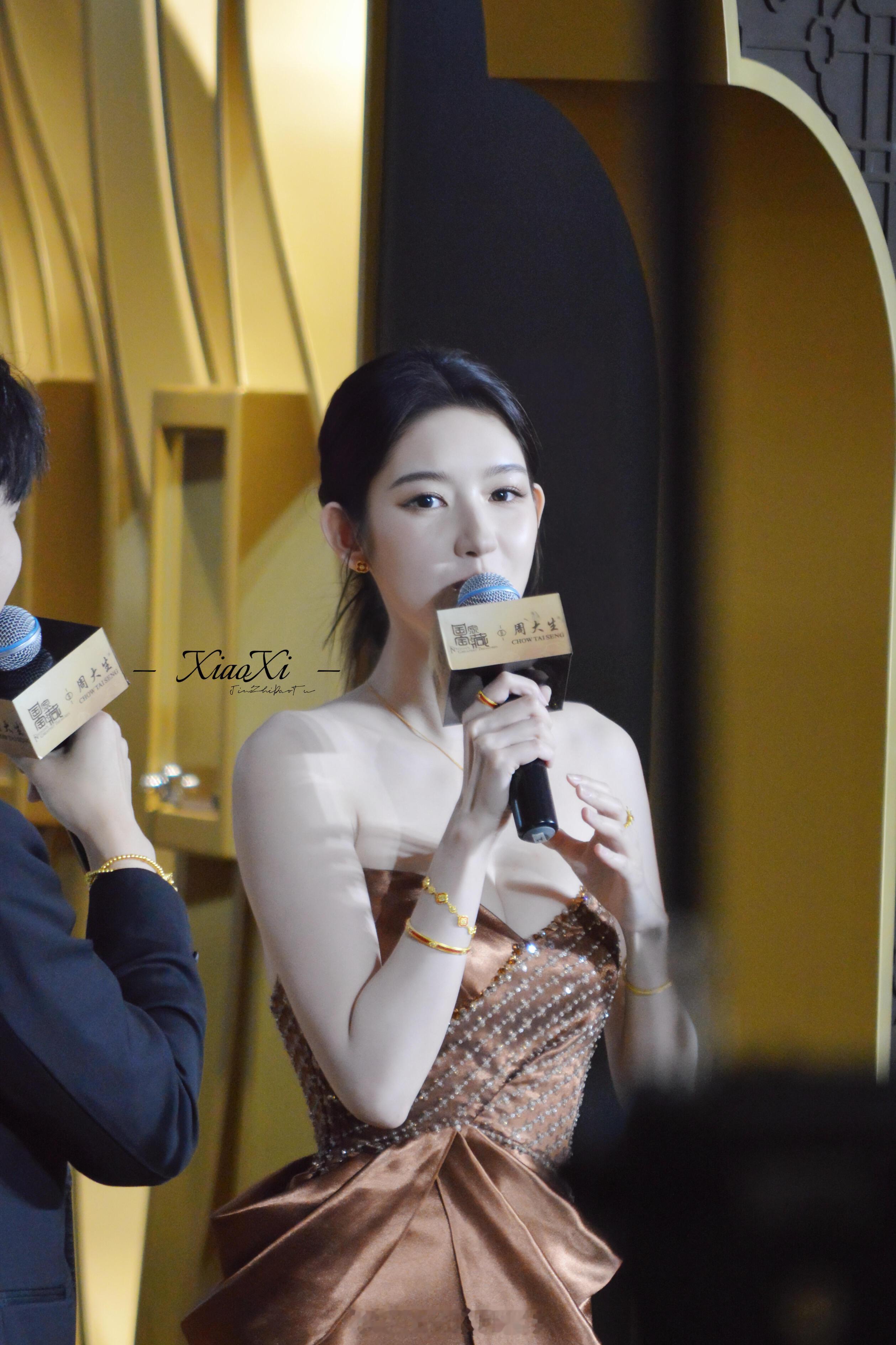 王玉雯南宁活动状态王玉雯今日南宁生图合辑📷