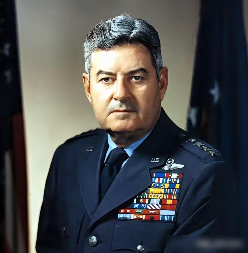 1944年，美军轰炸东京六个多月，扔了一万多吨炸弹，可日本工厂照常生产，美军还损