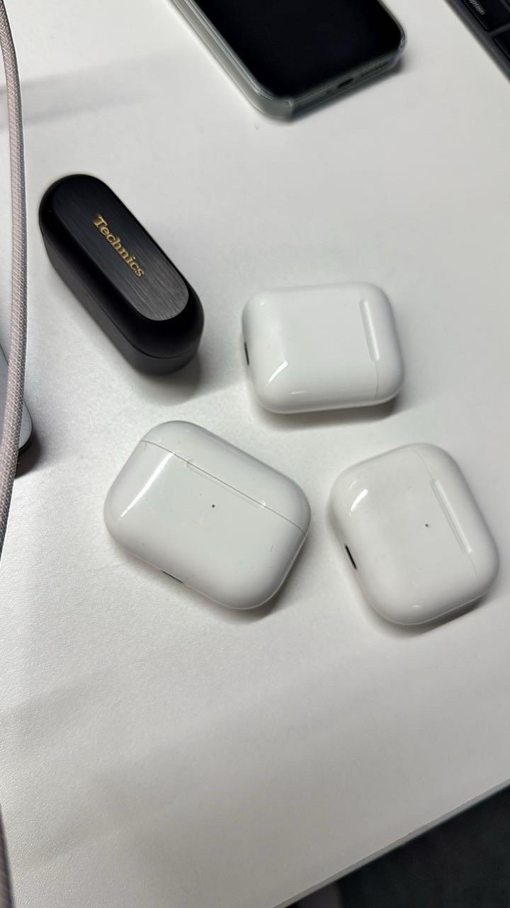 最近修了3个耳机，买了一个新的，都是TWS。Airpods1，单侧电池不行了，