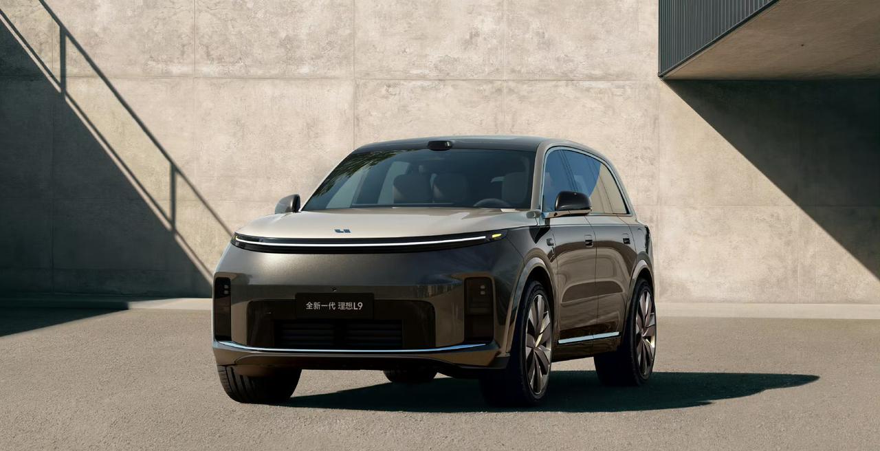 全新理想L9发布，这次重点是多了一个「终极版本」理想L9Livis有几个亮点