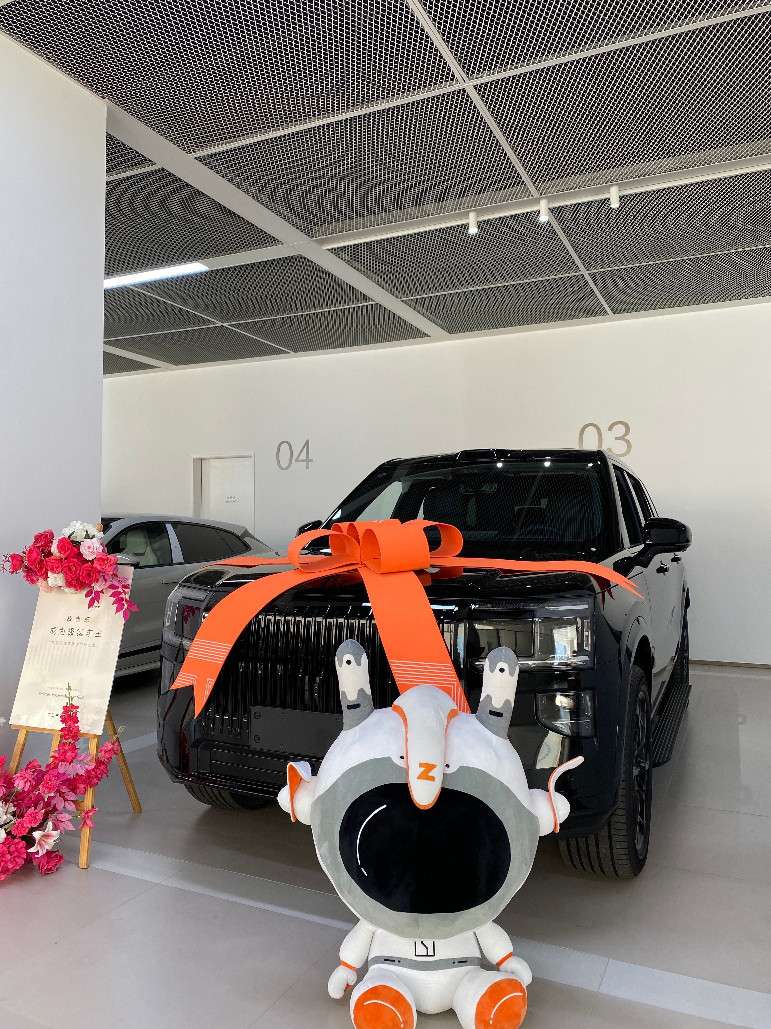 从009到9X，极氪的高端化之路还是非常成功的。有位朋友刚刚提了Hyper版的9