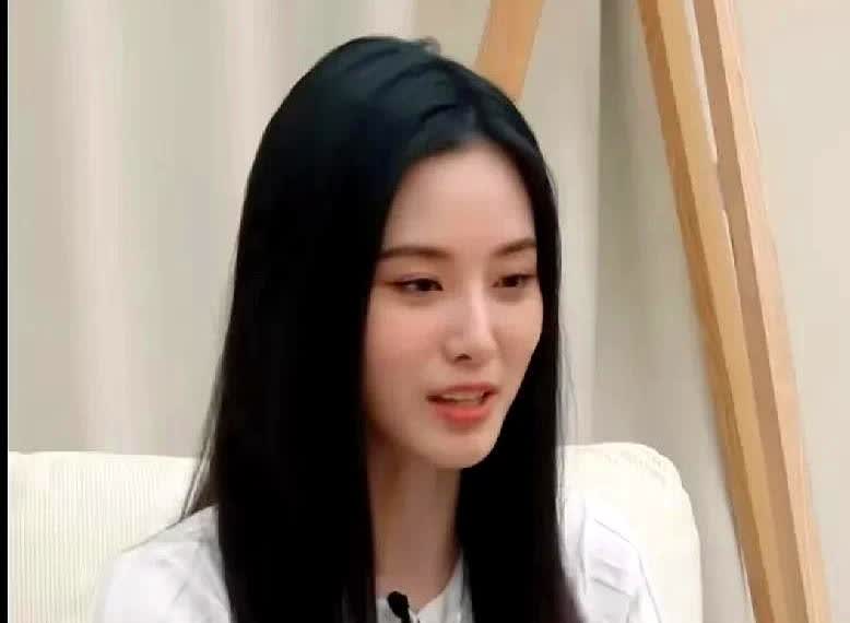 徐艺洋：“黄子韬和我求婚的那段时间，经常和我吵架，他又是一个憋不住秘密的人，每次