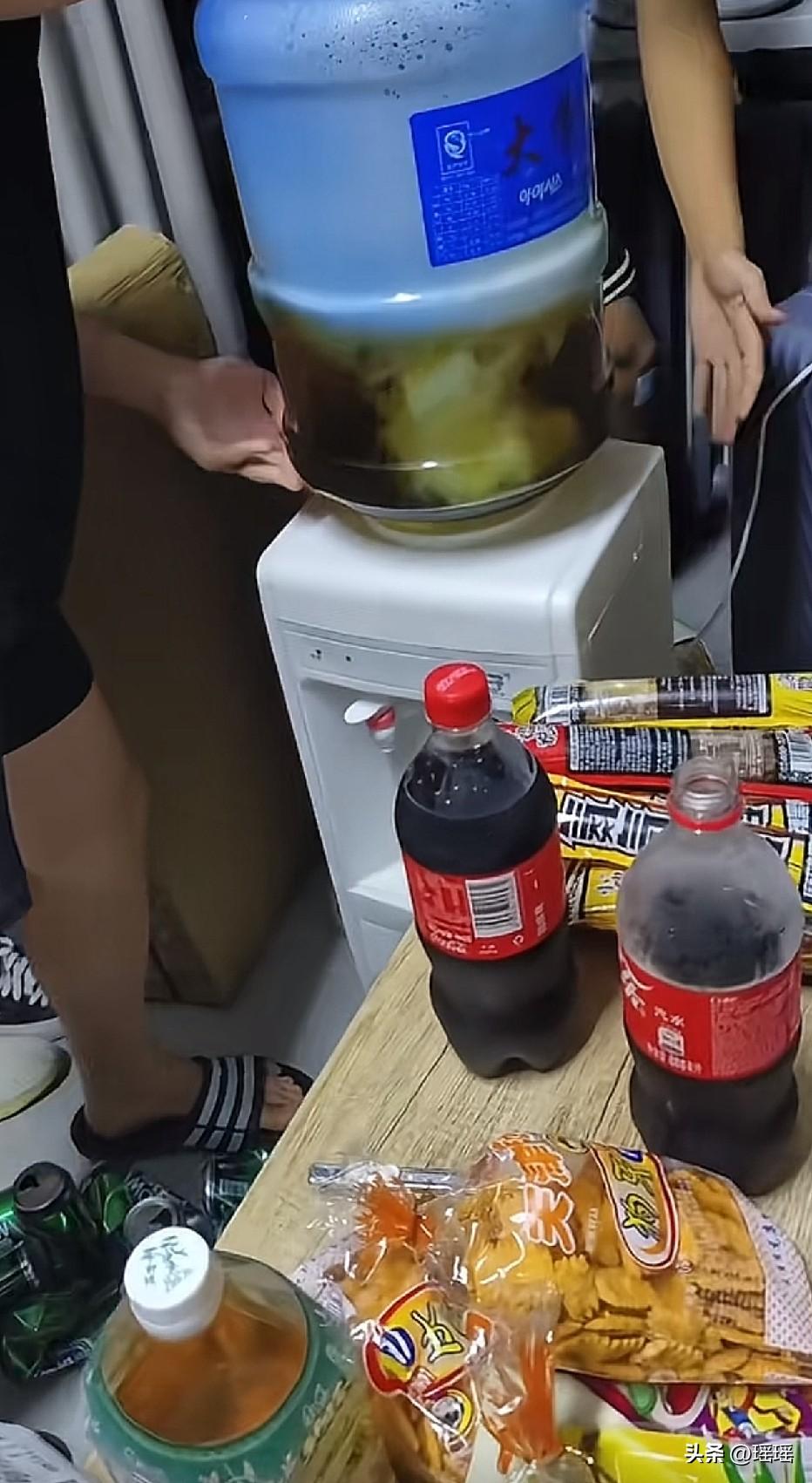 终于干了我小时候最想干的事了[捂脸哭]