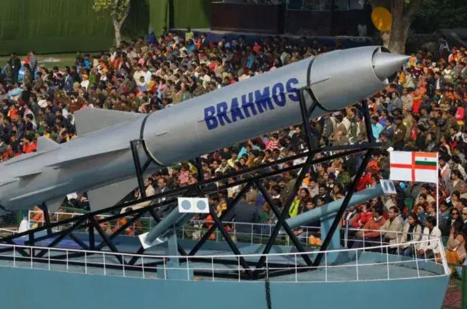 不是针对歼20，印度军购开年第一单，打造“空中盾牌”印度军方按捺不住，直接甩出