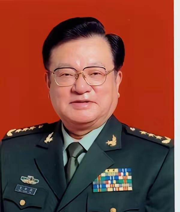 吴铨叙，男，1939出生，江苏常熟支塘镇北街人。1956年6月加入中国新民主主义