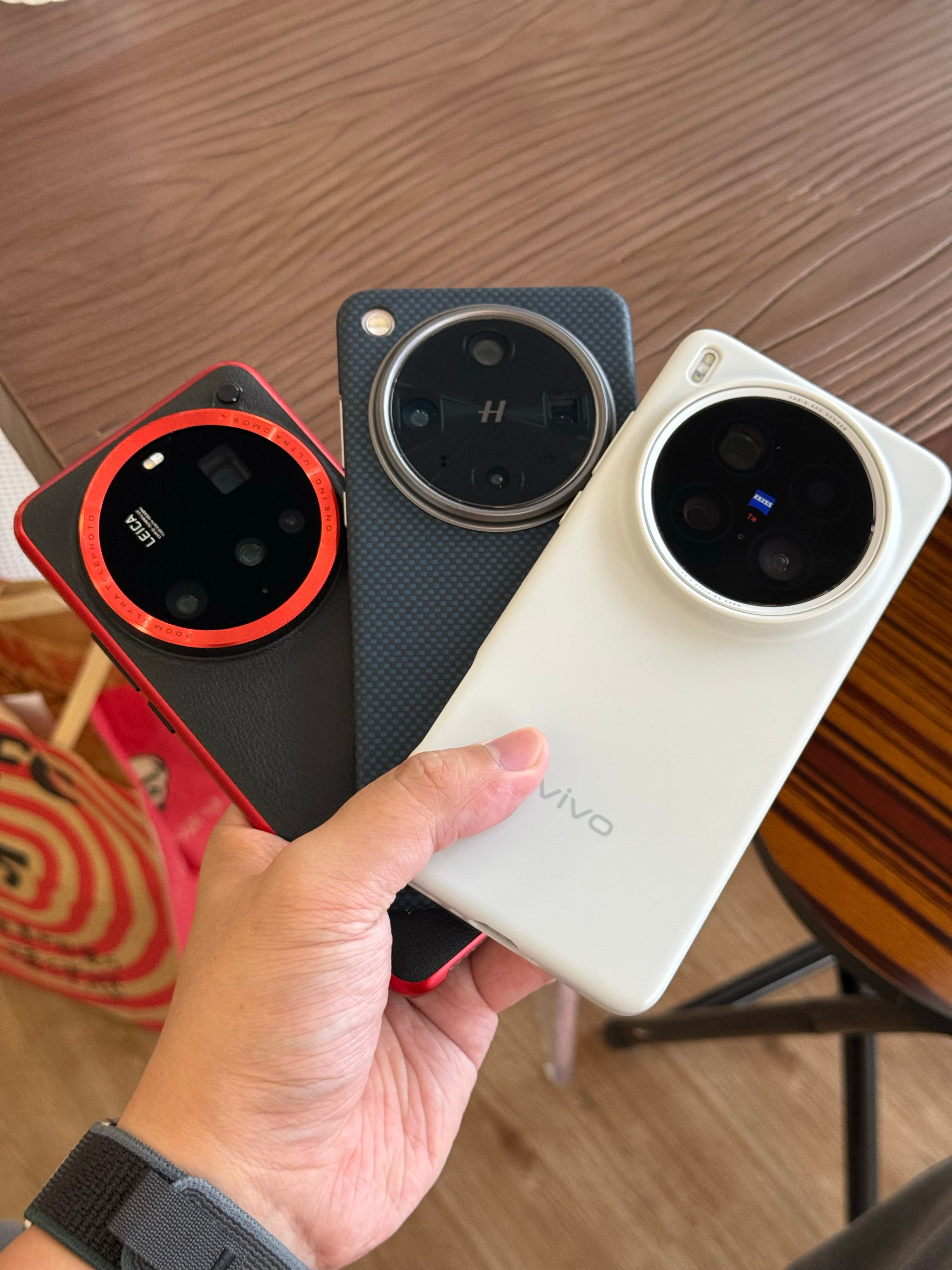 小米15Ultra，OPPOFindX8Ultra，vivoX200