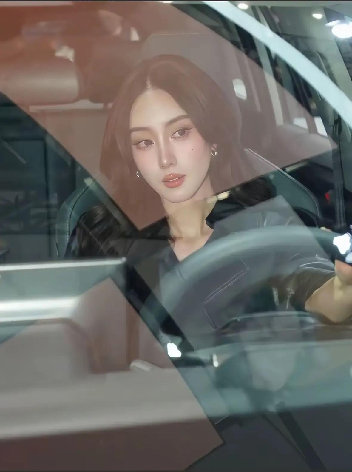 这就是赤裸裸的现实啊：电车1年电费1000元油车1年油费10000元电车5