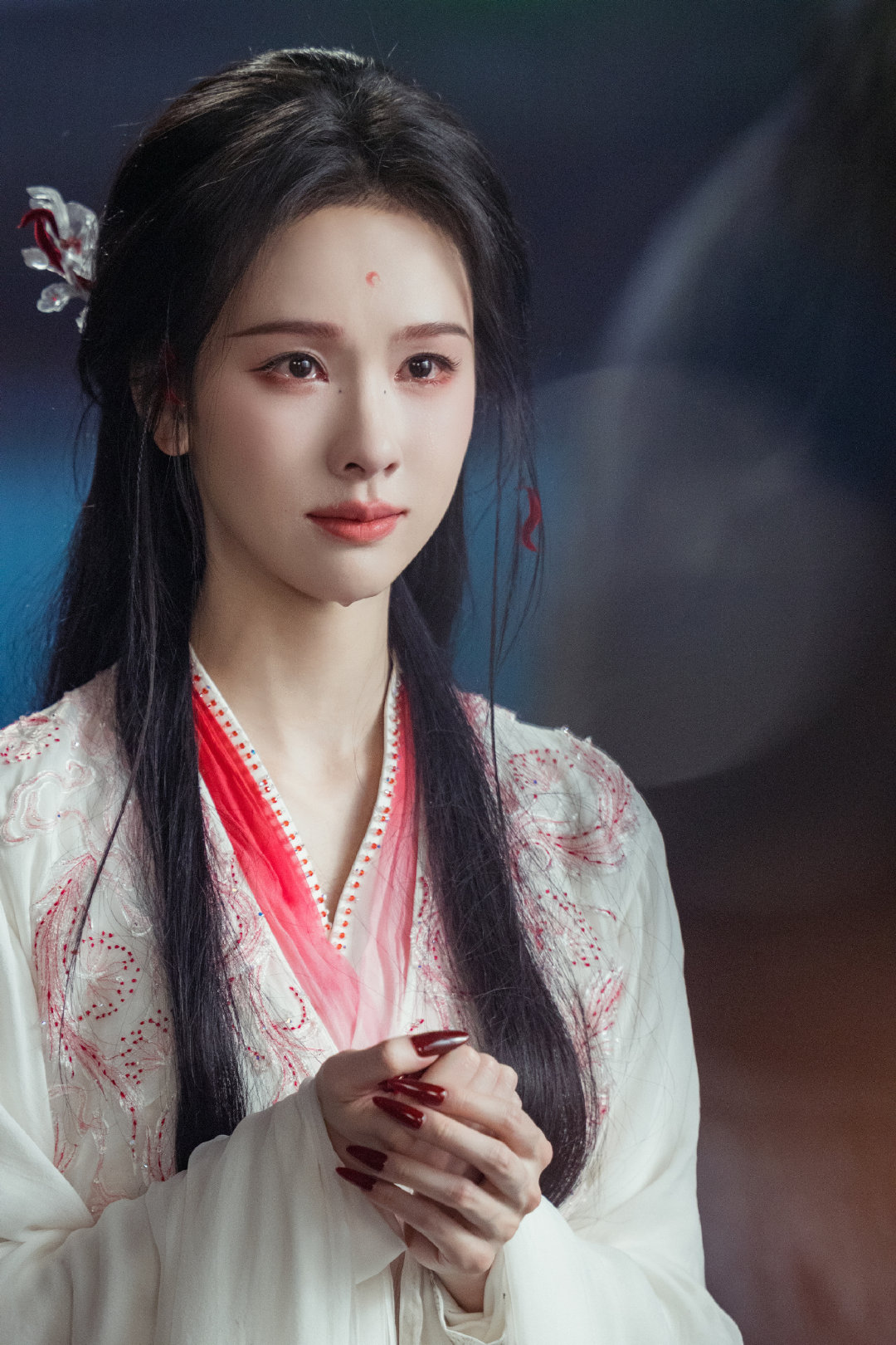 陈都灵一款新型树洞看着姐姐哭得梨花带雨的样子，心里藏不住半句话🥺