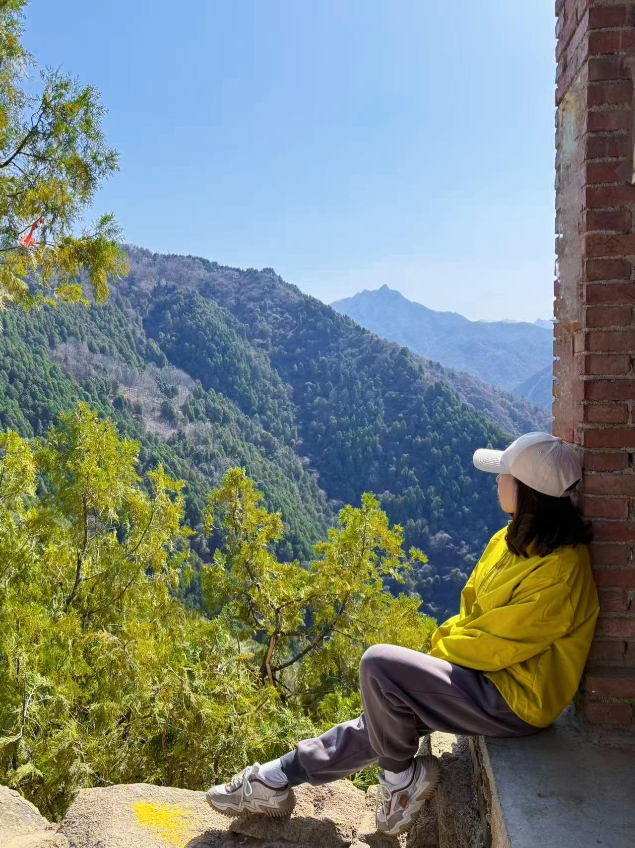 82年43岁单身离异12年刚离婚那两年我不敢关灯睡觉怕黑更怕安静一