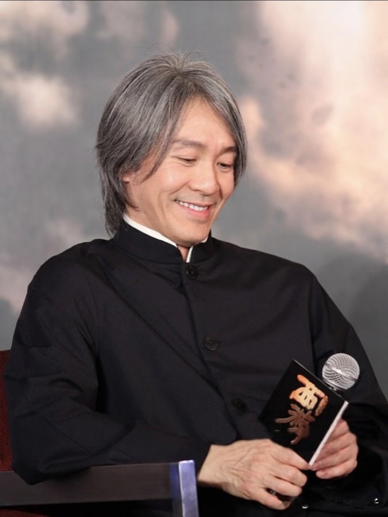 我问朋友，为什么鹿鼎记重映的票房不理想，不是都说欠星爷一张电影票吗？朋友说，