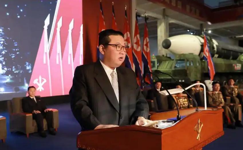 要问朝鲜的敌人是谁，有人觉得是韩国，也有人会说是美国，但是，朝鲜领导人金正恩一句
