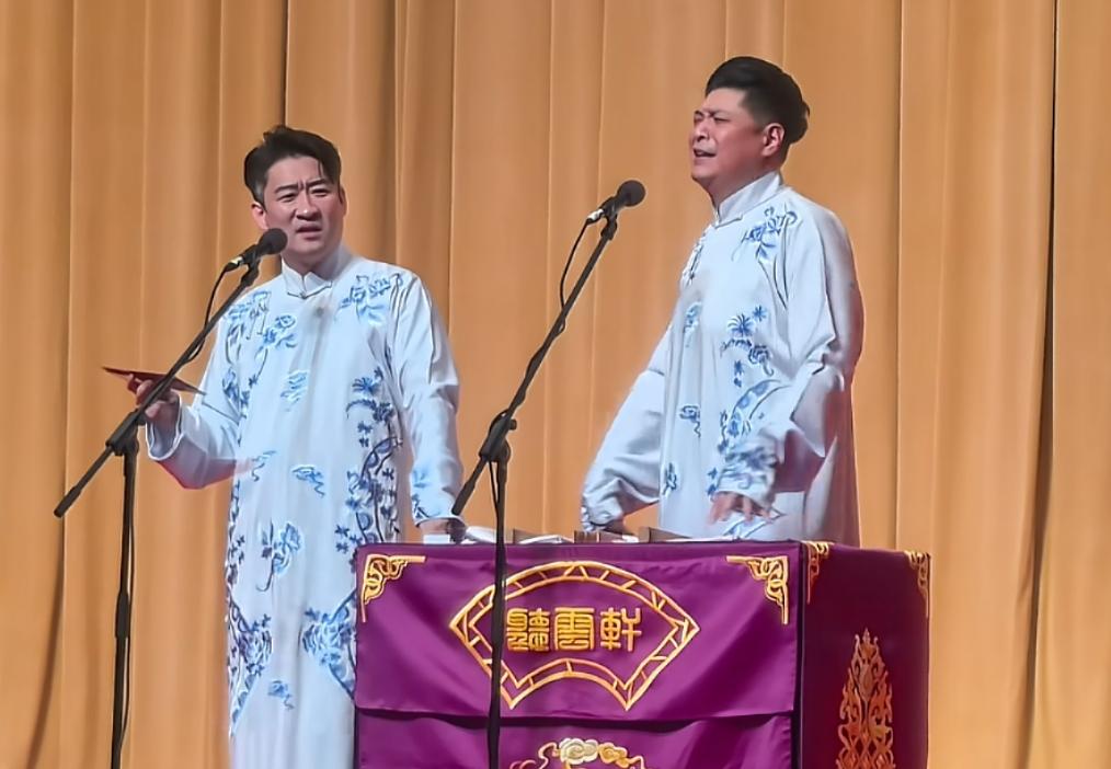 曹云金相声专场那些神回复，到底都是谁写的？有曹云金的粉丝晒出手写的神回复文案，内