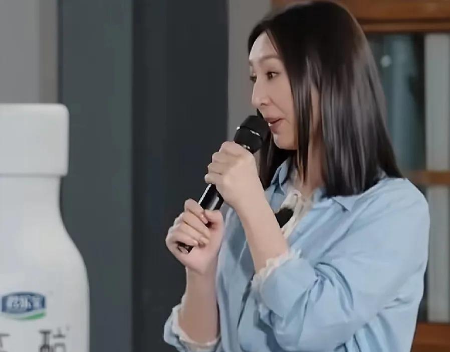 高海宁：“我2010年去了南非拍摄世界杯，因为通讯不发达，长途电话又很贵，我一晚