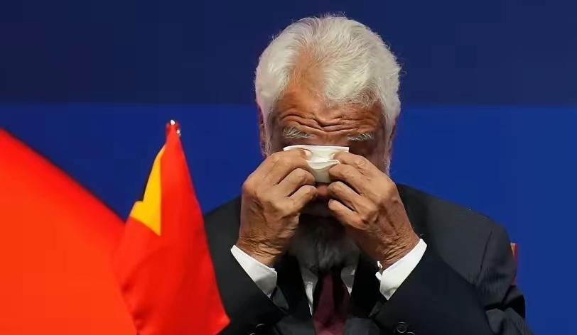 东帝汶总理流泪了!这一幕发生在2025年10月26日吉隆坡的东盟峰会现场,