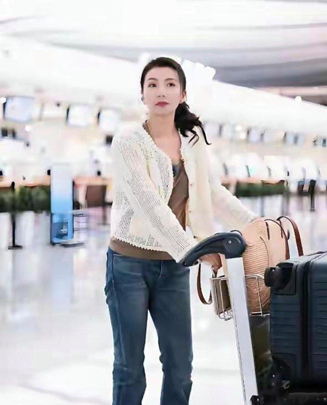 曾经的“万人迷”陈好，如今也老了，再也不是“内娱第一美女”了