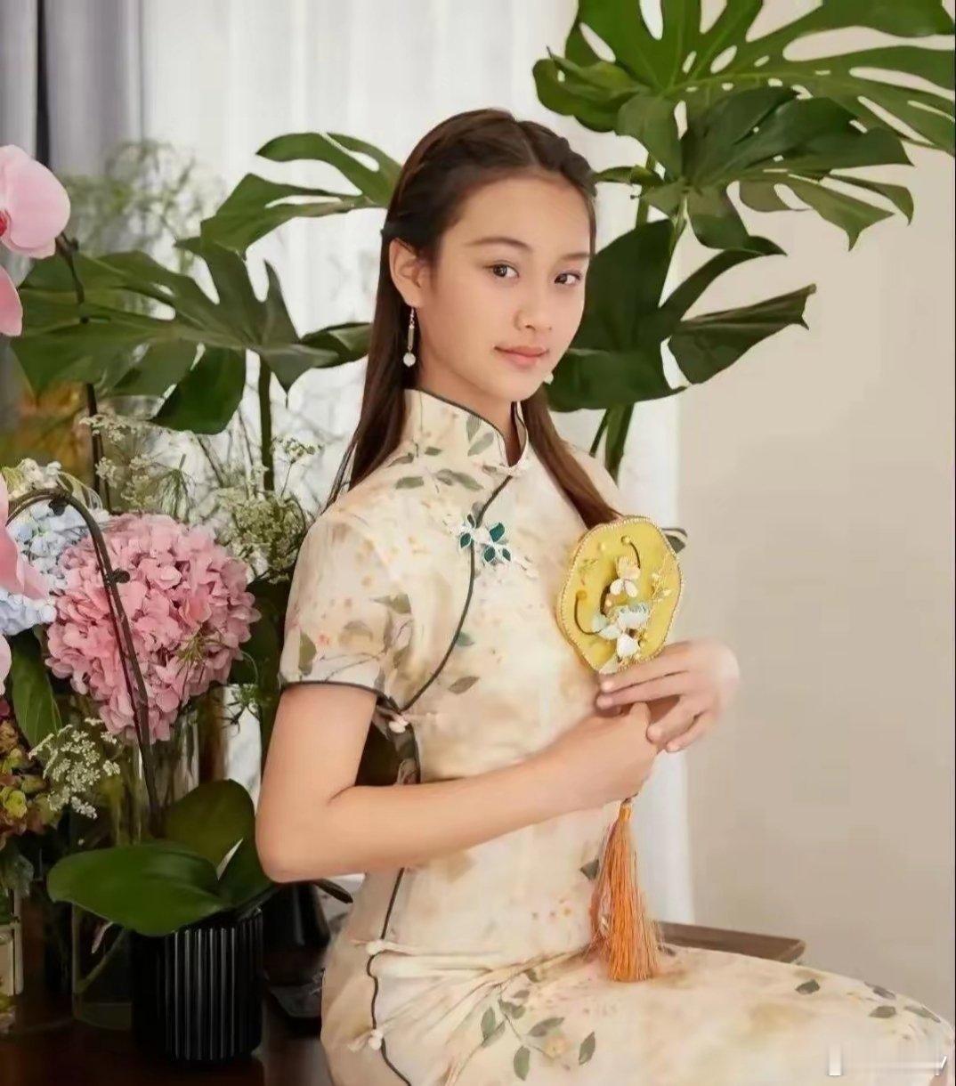 女儿长大好像爸爸啊！甜馨12岁了，已经是一个亭亭玉立的大姑娘了​​​