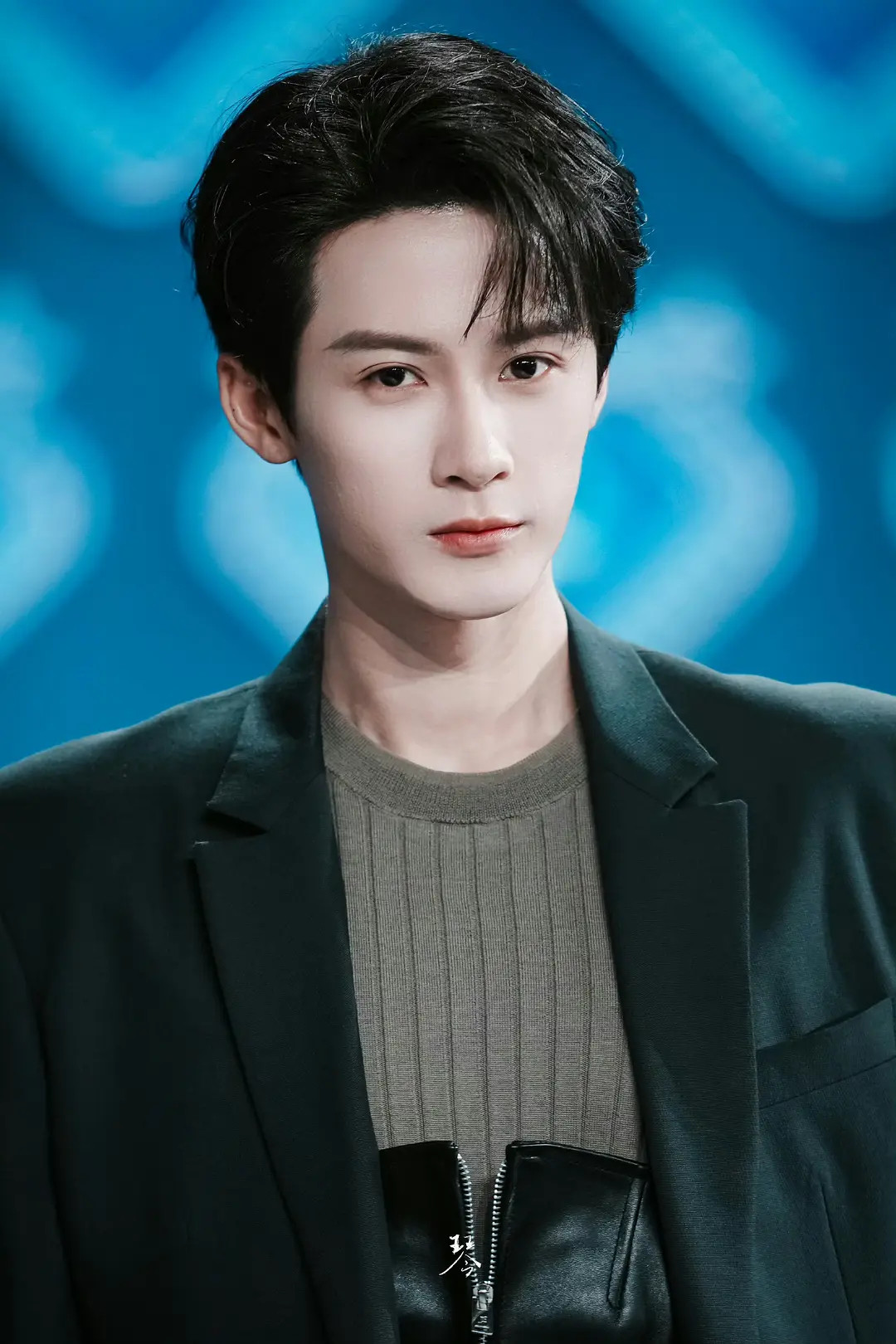 檀健次Q音巅峰之夜红毯压轴出场，来看看状态怎么样