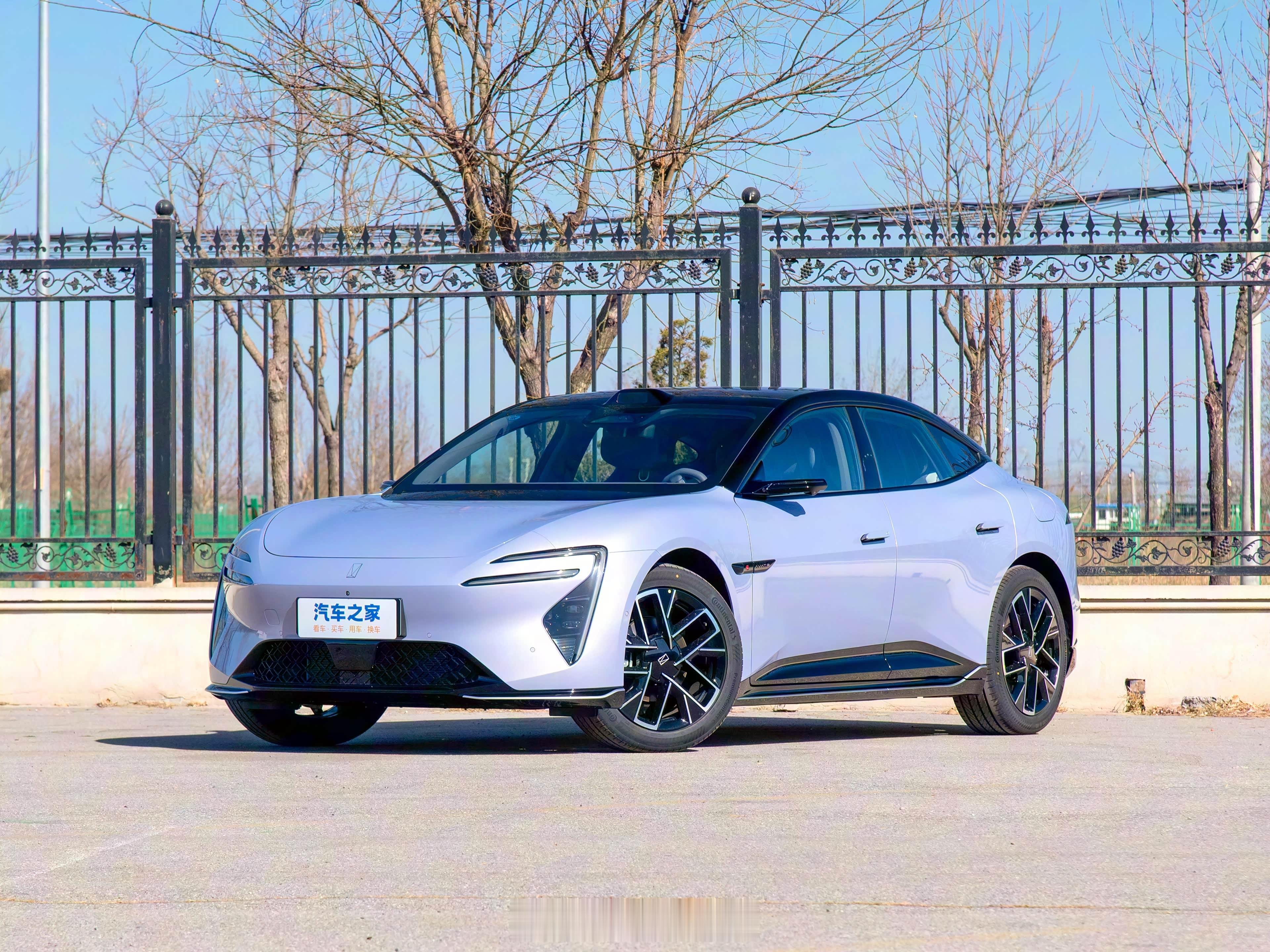 阿维塔06Elite版上市，标配华为ADS4+激光雷达指导价21.99-22.