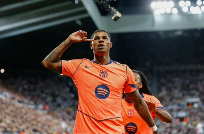 ShaunConnolly巴塞罗那正在努力促成拉什福德的永久转会，球员希望留队