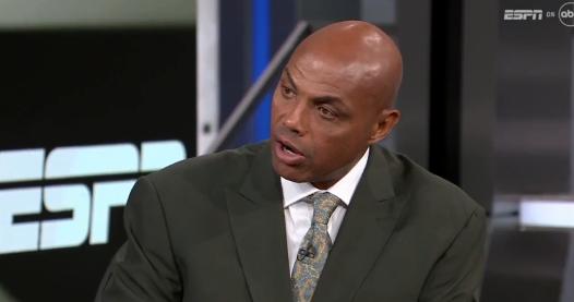 巴克利谈到了库明加交易的最大受害者其实是库里，巴克利说：“整件事情最大的输家是斯