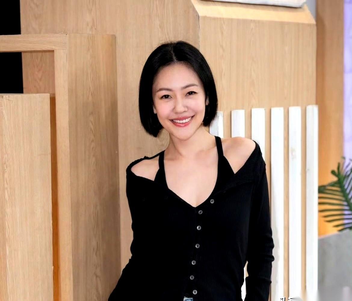 最近网上刷到一段关于小S回应小玥儿监护权的传闻，字眼惊悚到让人揉了好几遍眼睛。