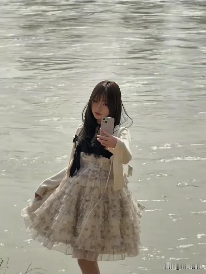张先生不是不想娶白女士，如果不想，不会去照顾白女士2个月，更不会垫付10几万的医