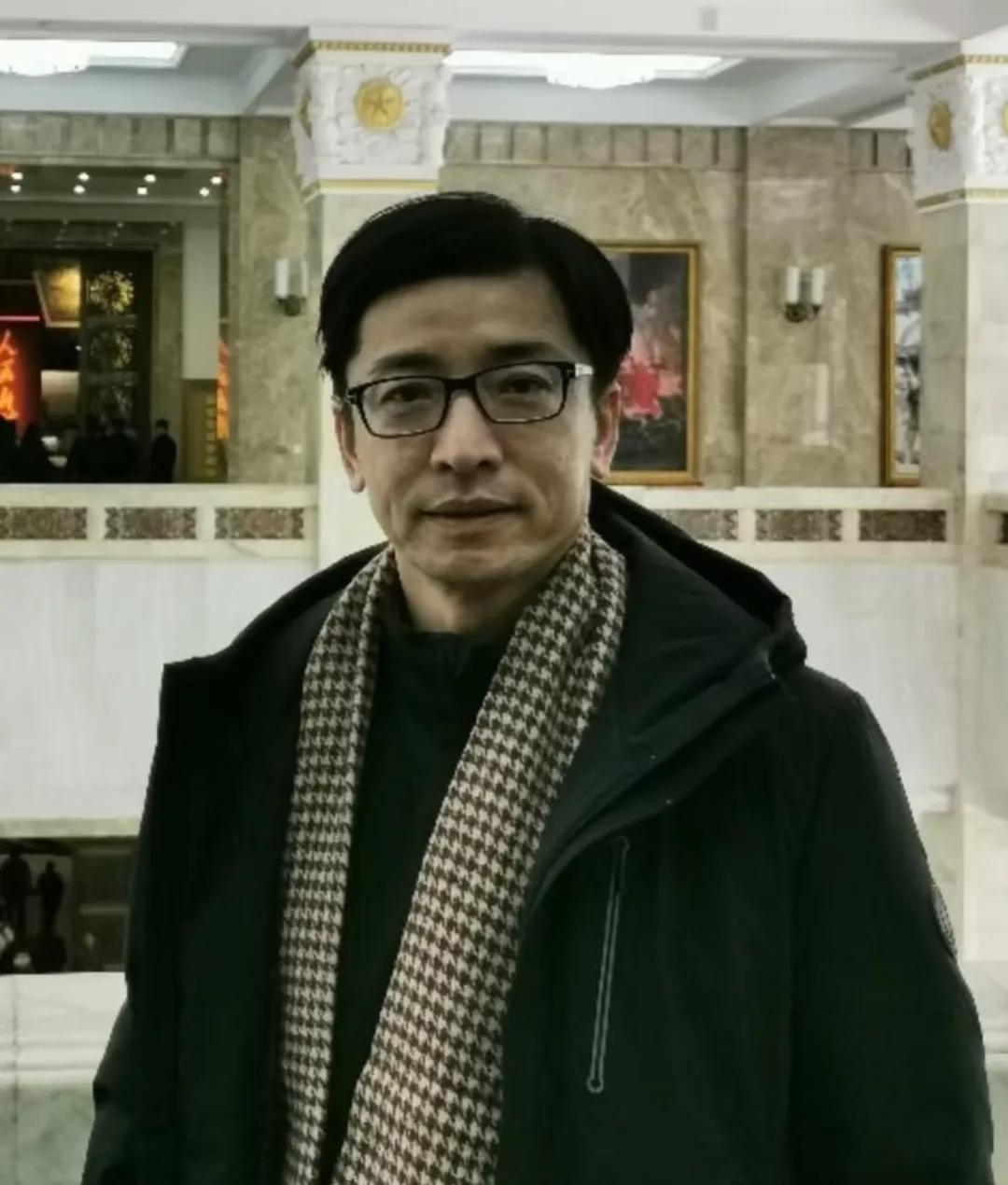 演员王鑫主动投案自首看了这个新闻，我着实震惊了要知道王鑫不只是一名演员，还是