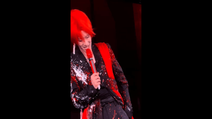 华晨宇《怪诞心理学》：一场资本默许的“反叛”行为艺术所谓“撕碎社会规训”不过