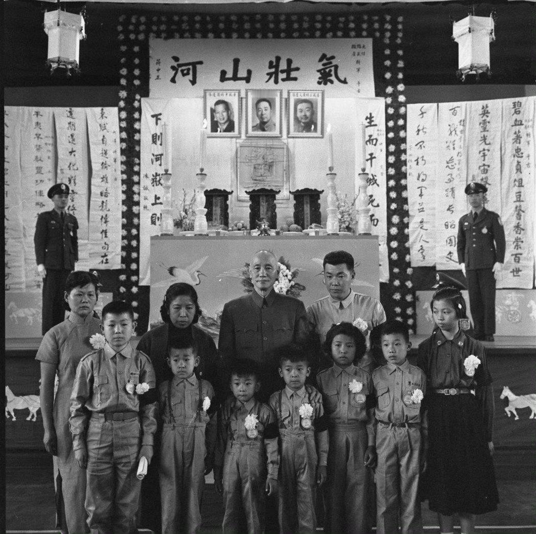 1937年七七事变，日军炮轰宛平城，驻守宛平的二十九军219团长吉星文率部奋勇还