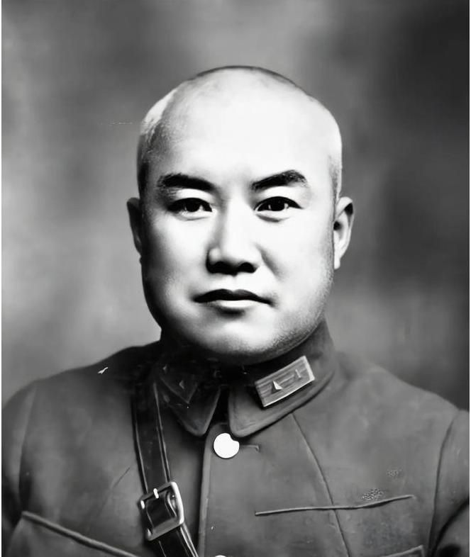 1948年10月，辽沈战役已然接近尾声，沈阳城中人心涣散，即将成为一座孤城。沈阳