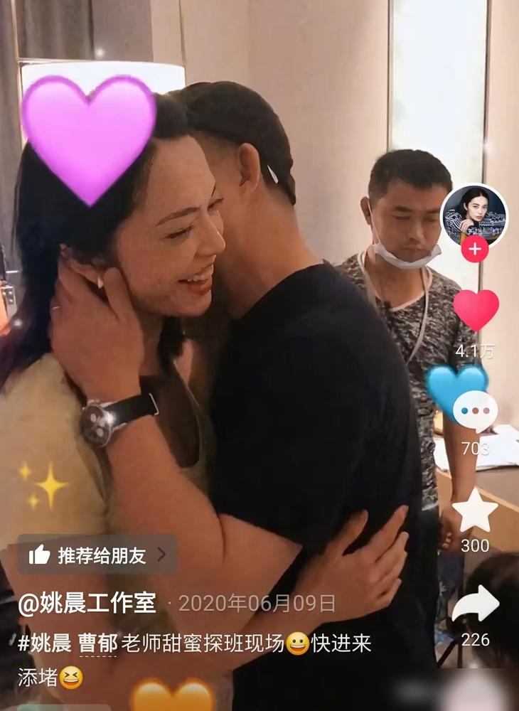 金鸡奖上还装不熟，姚晨和曹郁这场戏，原来早就杀青了。前脚首映礼，俩人中间隔