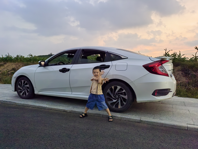 到底要不要换电车我是一个非常普通的家庭，平时喜欢看车，18年买的人身第一辆车，