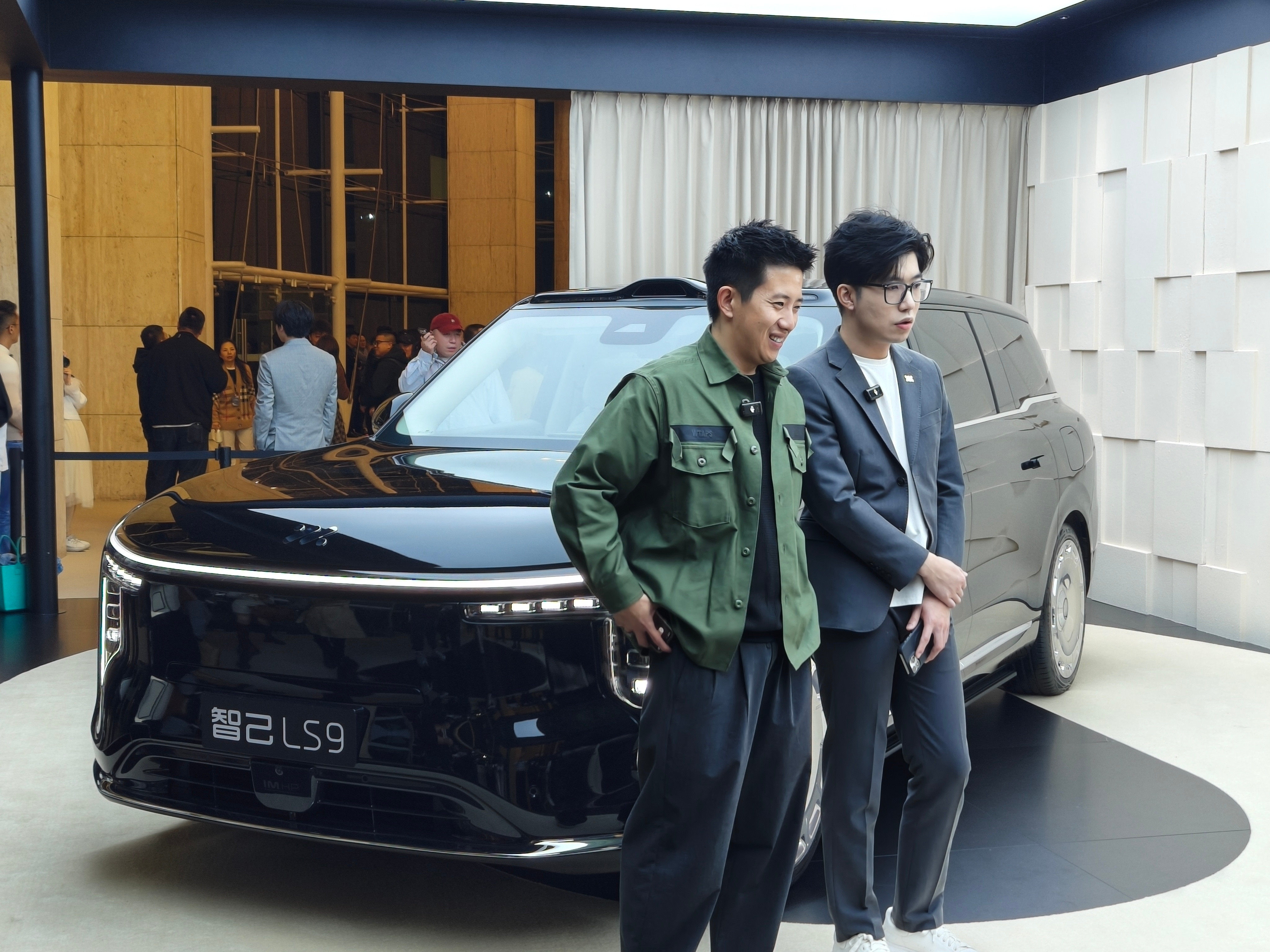 这智己LS9是真的大，同样有这个尺寸的车基本都得卖四十万以上，但它就是三十多
