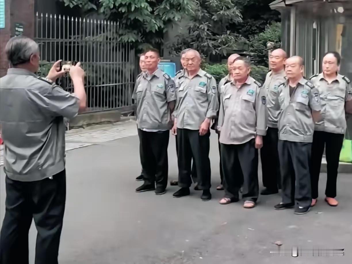 9月1日起，最高法《新释二》明确企业与员工私下放弃社保协议无效，为劳动者权益筑牢