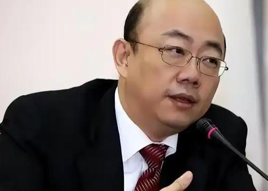 台湾郭正亮曾经提出问题：两岸统一时大陆要在岛上驻军，那么台湾的十七万军人怎么办？