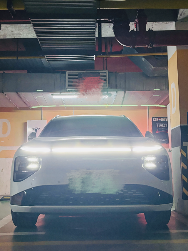 买这车我后悔了吗一、4万多公里的里程之后的感受小鹏G9陪伴我快2年了，里程数