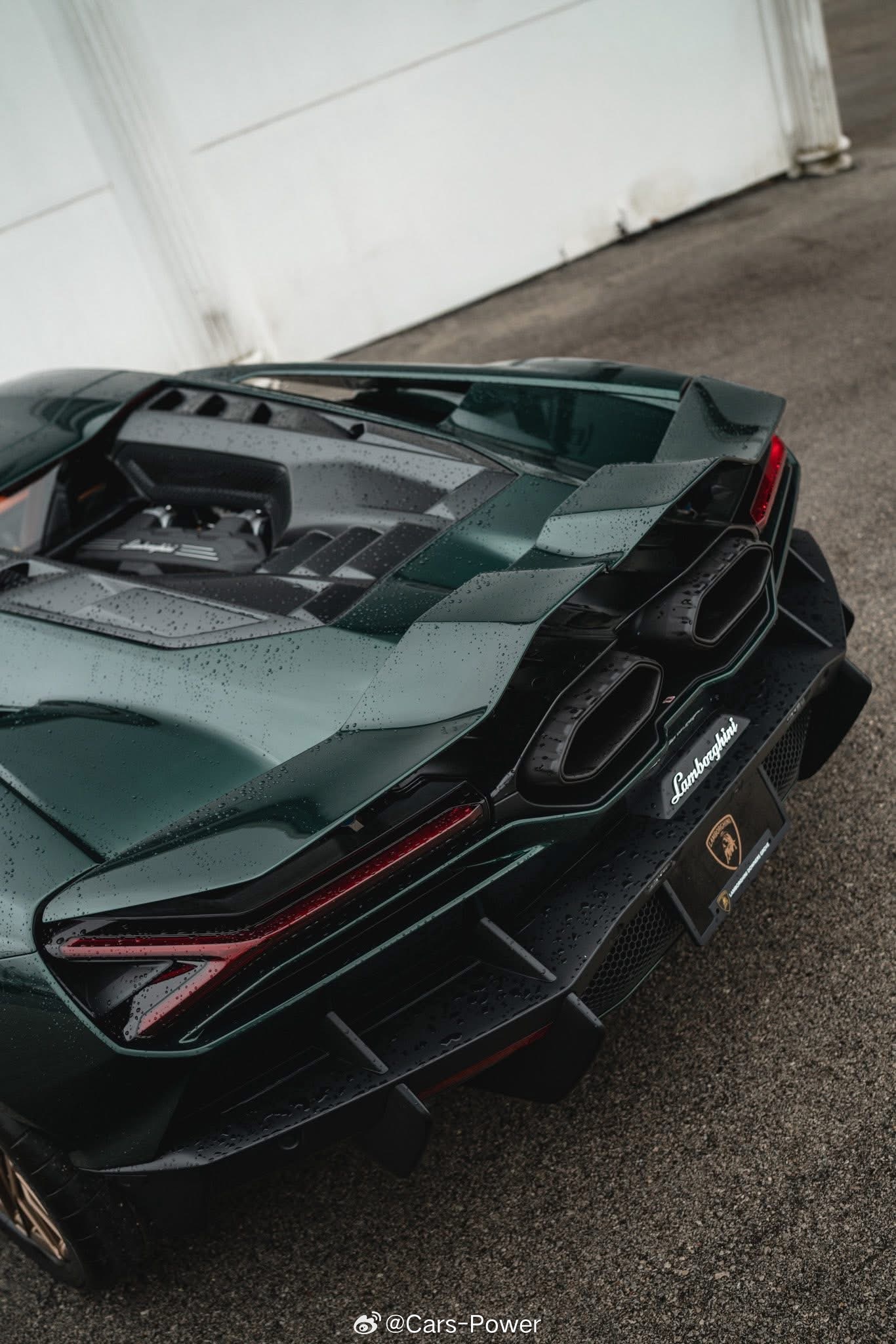 配色绝赞英国🇬🇧赛车绿哑光金轮毂兰博基尼Revuelto