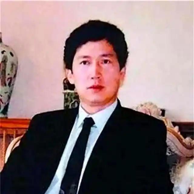 1991年，79岁的美国老太丽斯癌症发作，弥留之际，她将70亿美元的遗产留给了4
