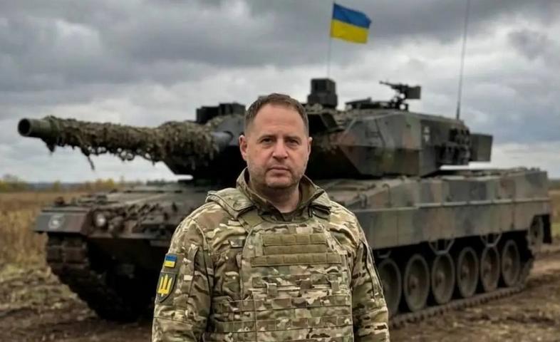 叶尔马克奔赴前线了吗？其实，这并不重要，作为被调查对象，如果通过参加乌克兰武装部