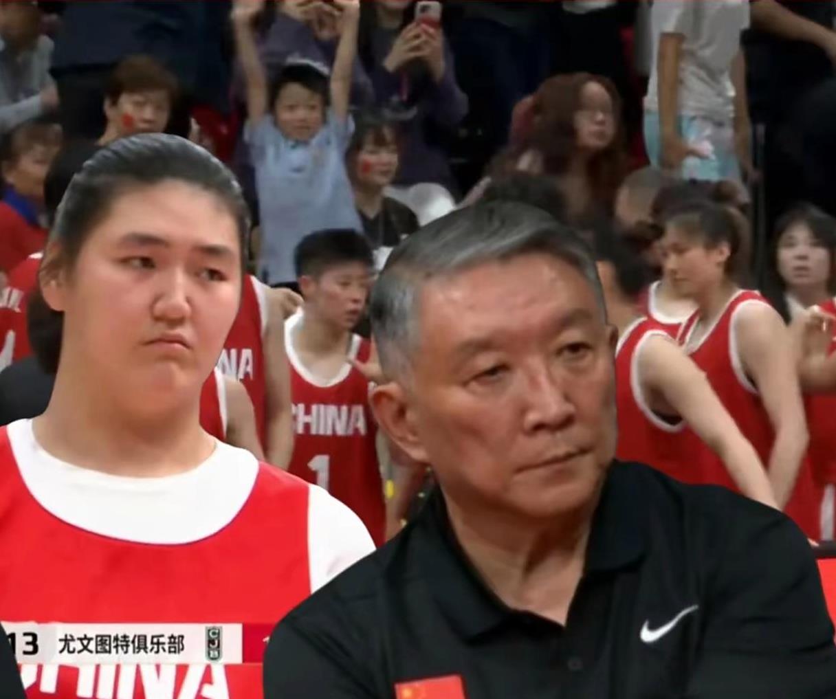 张子宇委屈，李缘受辱！谁之过呢？如果还让小孩去干小孩的事，会满脸不高兴吗？她