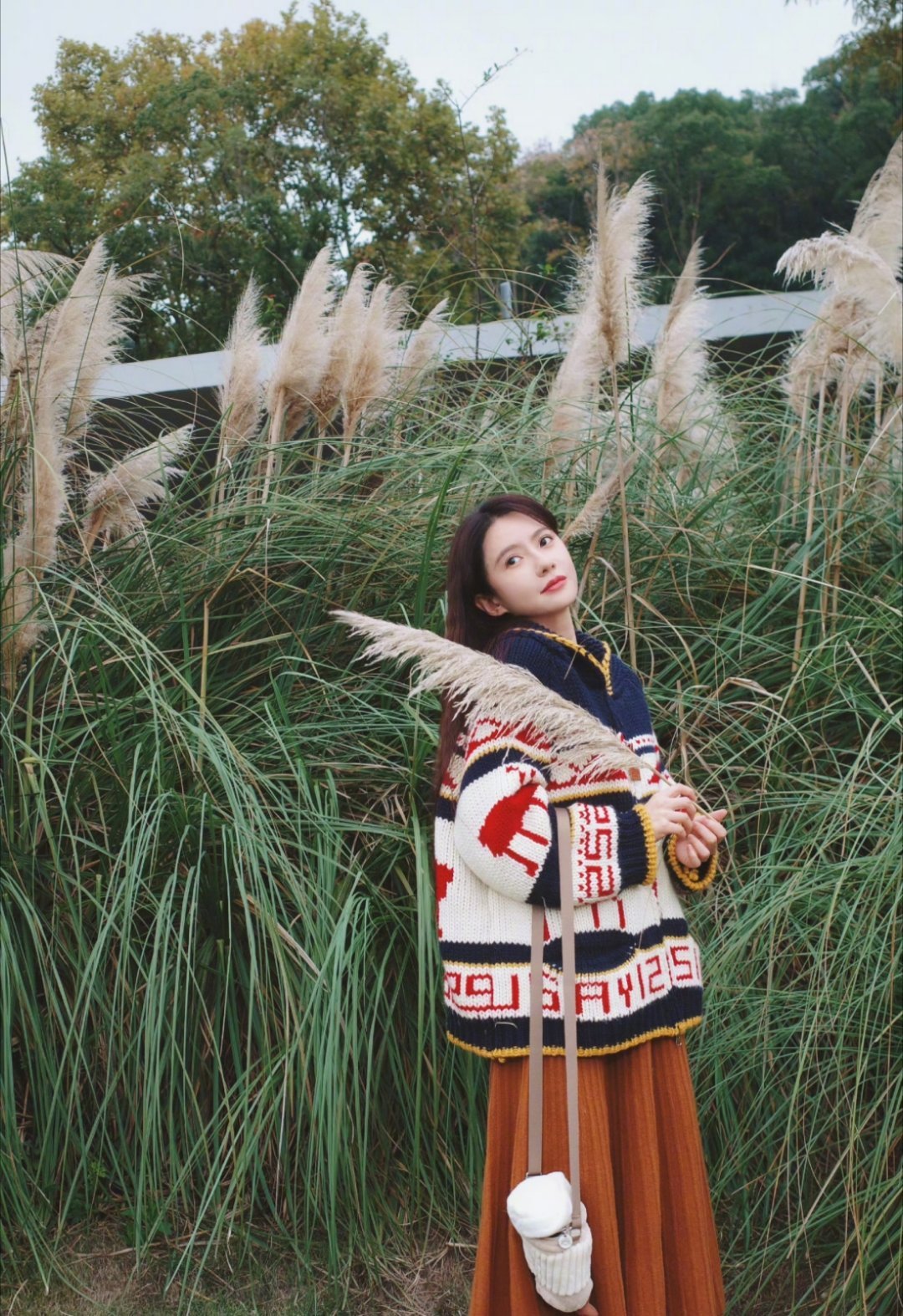 可恶的蚊子，肯定是闻到刘萌萌姐姐香香的了