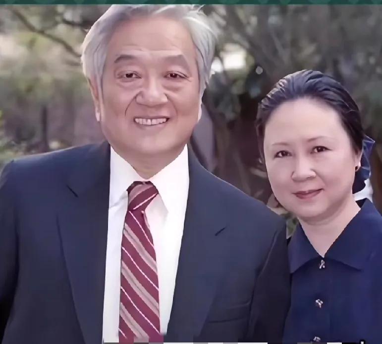 师生恋，婚内出轨，做小三，琼瑶的故事比小说还精彩！高三的时候，年仅17岁的琼