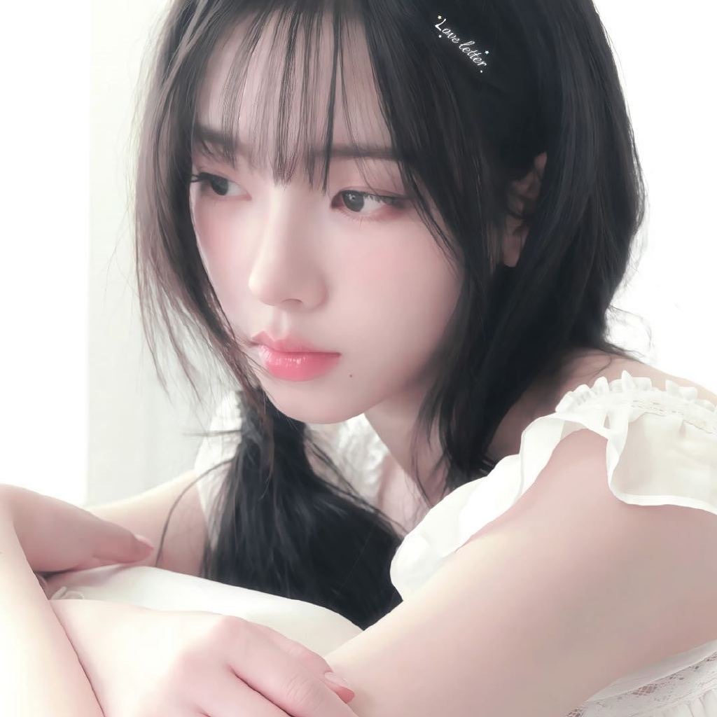 去学校了不要想我留一张兔子🐰的照片陪你们吧​​​