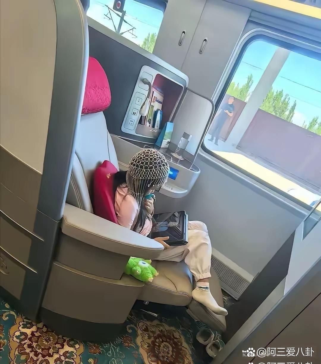 好奇问一下，这种小孩长大了会不会自卑