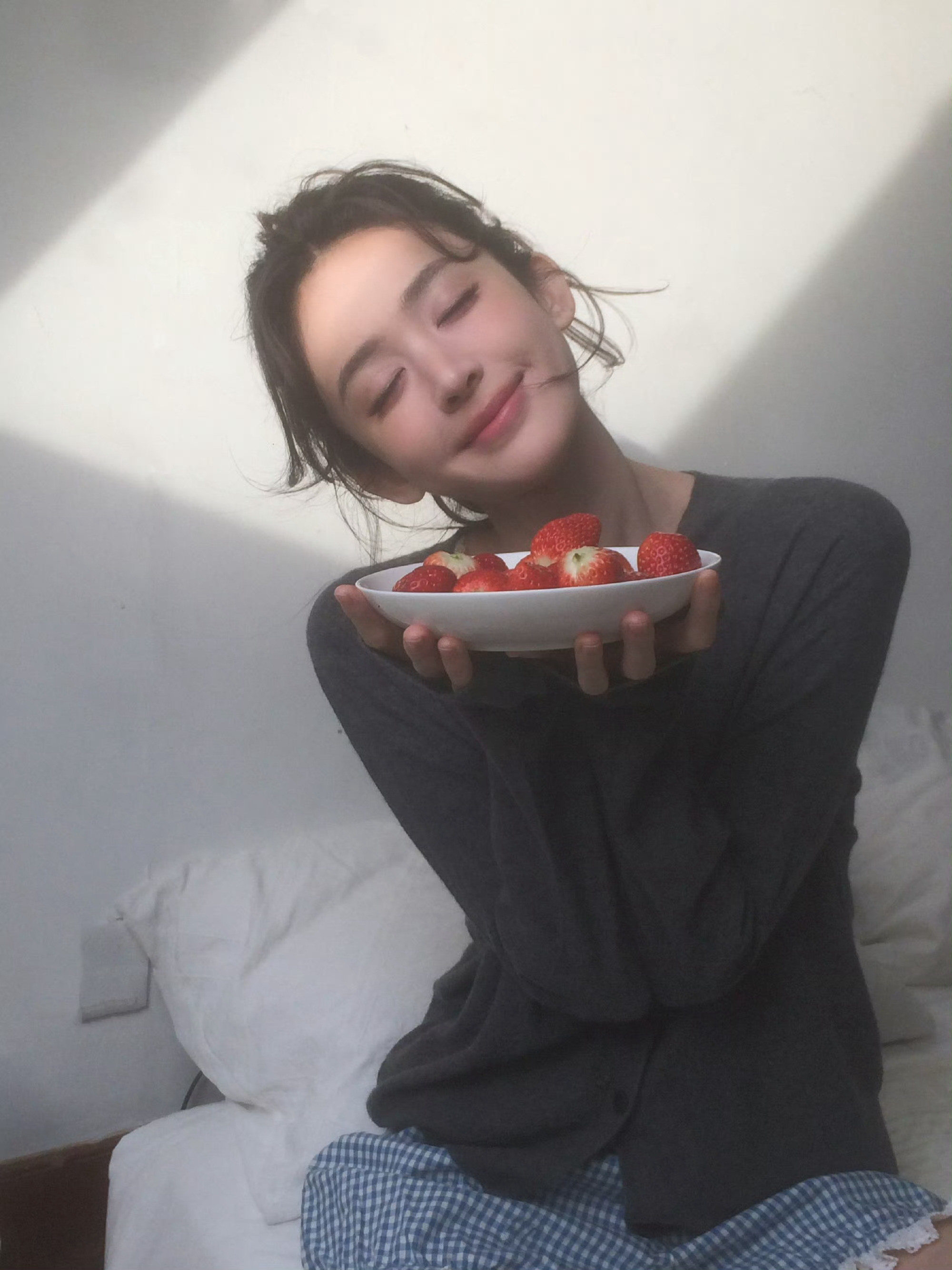 娜扎工作室这次真的不一样，新年暴击没轻没重