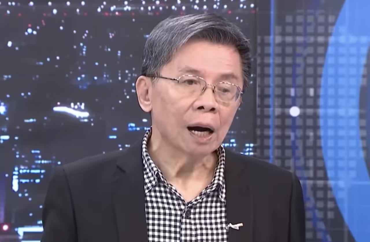 沈富雄这次头脑算很清醒，一语指出国民党的困境。沈富雄在赵少康的节目中对着国民