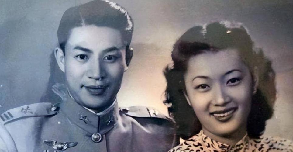 蒋纬国妻子35岁被蒋经国秘密处死，被称为“军中第一美人”。蒋纬国有一个妻子，曾被